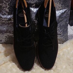 Dr. Scholl's Black and Tan Lace-Up Shoes